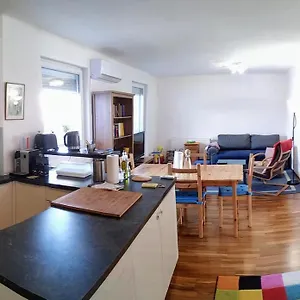 Family-friendly Flat With Balcony Appartement Vienne
